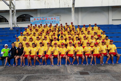 本校107年第1梯次教職員生游泳救生訓練班已於107年5月25日順利圓滿完成。