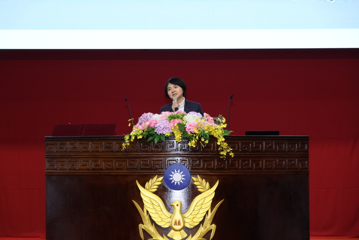 本校於114年11月24日辦理人權法治專題演講，由謝憲杰、陳清怡律師擔任講座。圖片