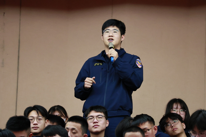 本校114年12月29日訓育活動專題演講，由王如玄律師擔任講座圖片