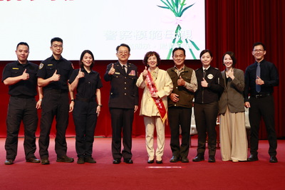本校115年警察模範母親表揚活動---恭喜區隊長蘇怡辰母親「洪惠珍女士」榮選為本校115年警察模範母親圖片