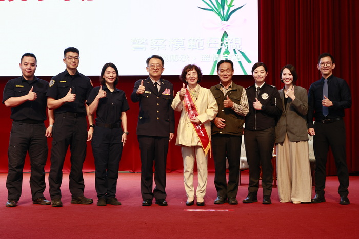 本校115年警察模範母親表揚活動---恭喜區隊長蘇怡辰母親「洪惠珍女士」榮選為本校115年警察模範母親圖片