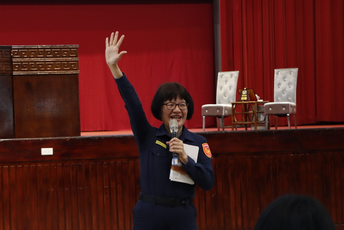 本校於114年12月08日辦理專題演講，由蕭惠珠分局長擔任講座。圖片